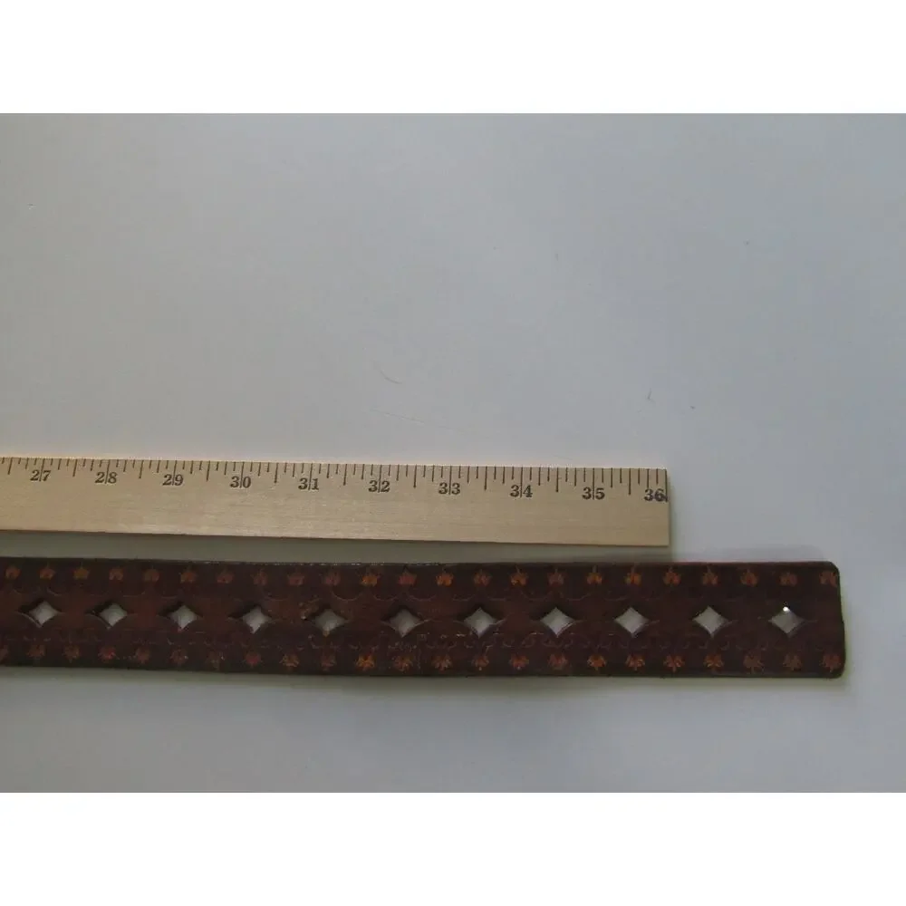 Buckle‎ Brown Tooled Leather Belt Size 32 Cutout Western Vintage Look
